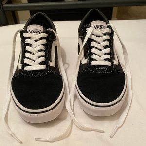 Vans Old Skool - Size 4.5 Boys = 6.0 Women